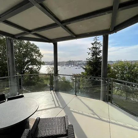 Traumwohnung Mit Stadthafen-Panorama! Zwei Schlafzimmer, Parkplatz Rostock Extérieur photo