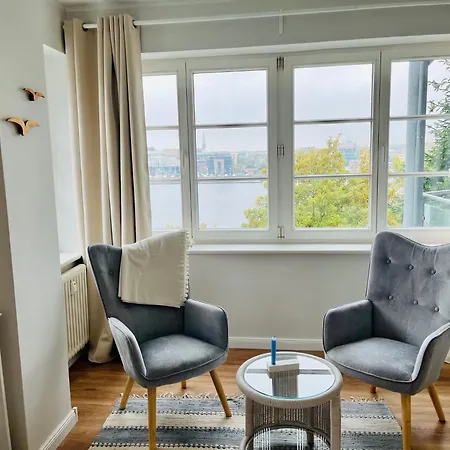 Traumwohnung Mit Stadthafen-Panorama! Zwei Schlafzimmer, Parkplatz Rostock Extérieur photo