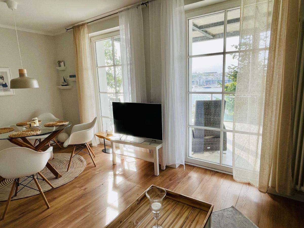 Traumwohnung Mit Stadthafen-panorama! Zwei Schlafzimmer, Parkplatz Apartment